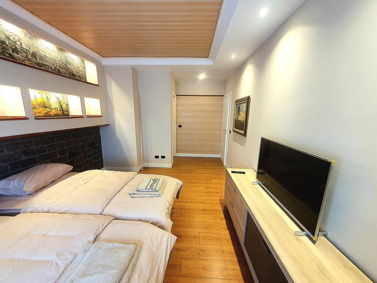 Centerscape - Studio By Dion Apartment Тирана Екстериор снимка