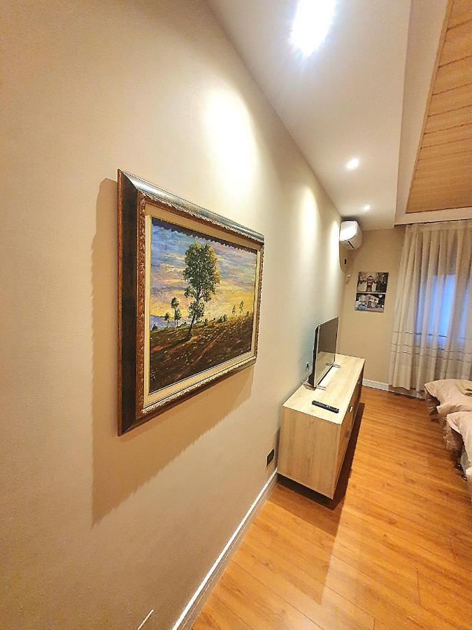 Centerscape - Studio By Dion Apartment Тирана Екстериор снимка